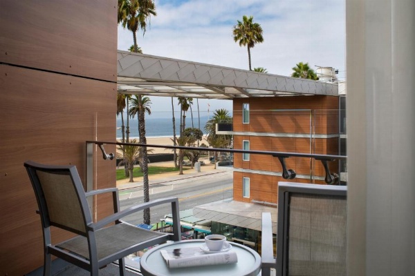 Shore Hotel image 22